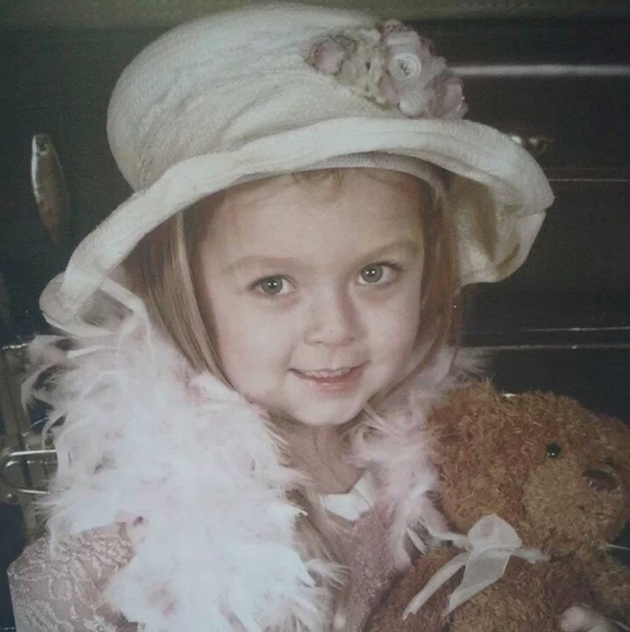 Meet your Posher, Cheryl - Picture 4 of 4